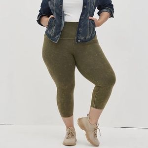 Torrid Leggings 2X 3X 4X Cropped Capri Olive Green Mineral Wash Foldover Plus